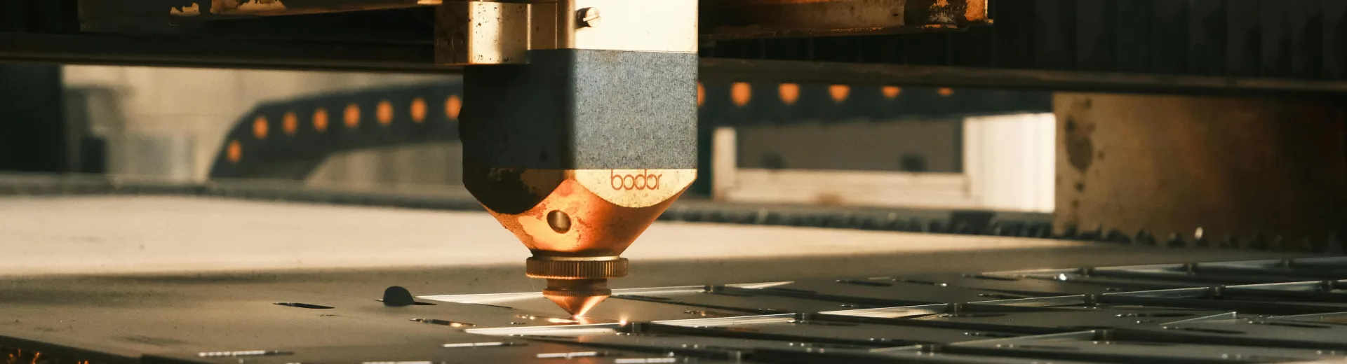 Precision CNC equipment machining metal components